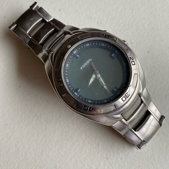 Fossil Womens Big Tic AM 3759 Silver Tone Stainless Steel Analog Wristwatch - Picture 2 of 13